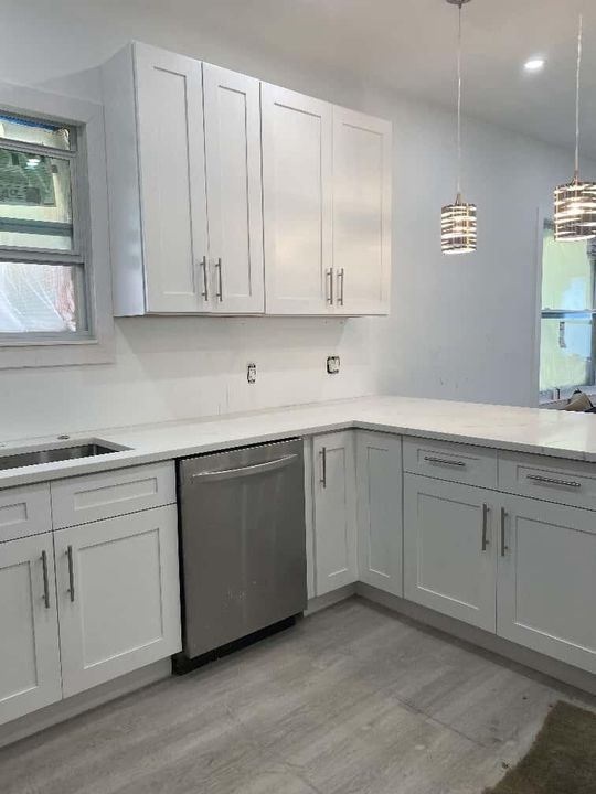 For Sale: $450,000 (3 beds, 2 baths, 1021 Square Feet)