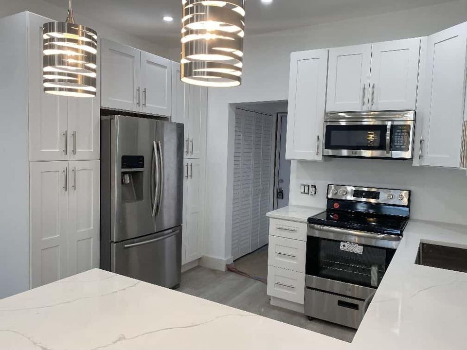 For Sale: $450,000 (3 beds, 2 baths, 1021 Square Feet)