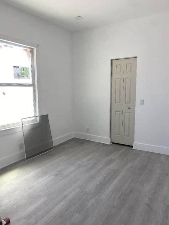 For Sale: $450,000 (3 beds, 2 baths, 1021 Square Feet)