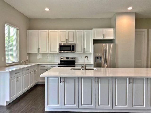 В аренду: $3,300 (4 спален, 3 ванн, 2270 Квадратных фут)