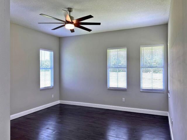 В аренду: $3,300 (4 спален, 3 ванн, 2270 Квадратных фут)