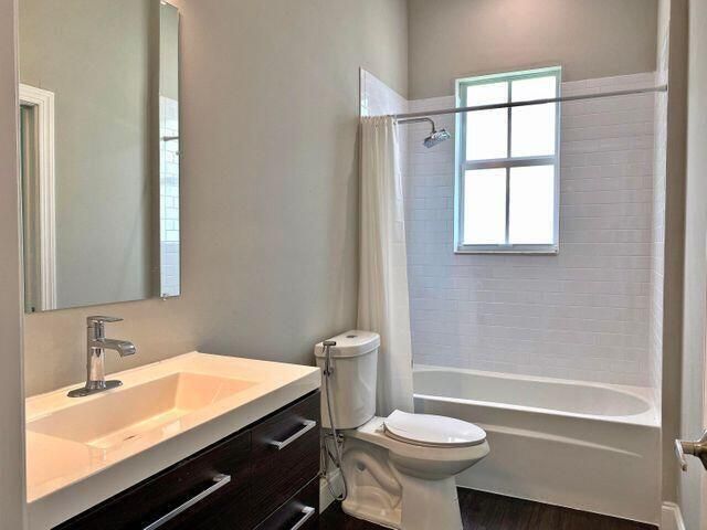 В аренду: $3,300 (4 спален, 3 ванн, 2270 Квадратных фут)