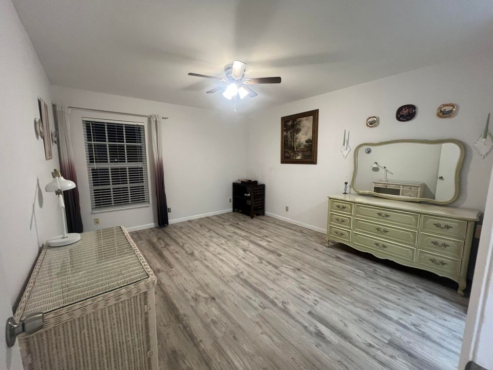 For Rent: $2,200 (2 beds, 2 baths, 1227 Square Feet)