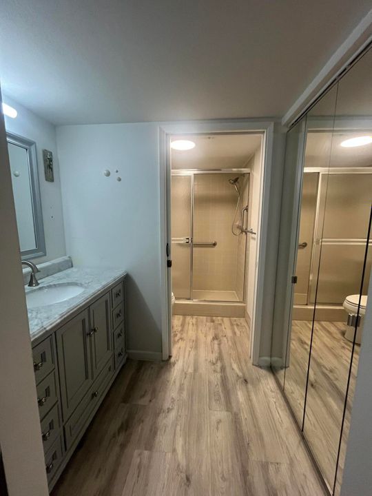 For Rent: $2,200 (2 beds, 2 baths, 1227 Square Feet)