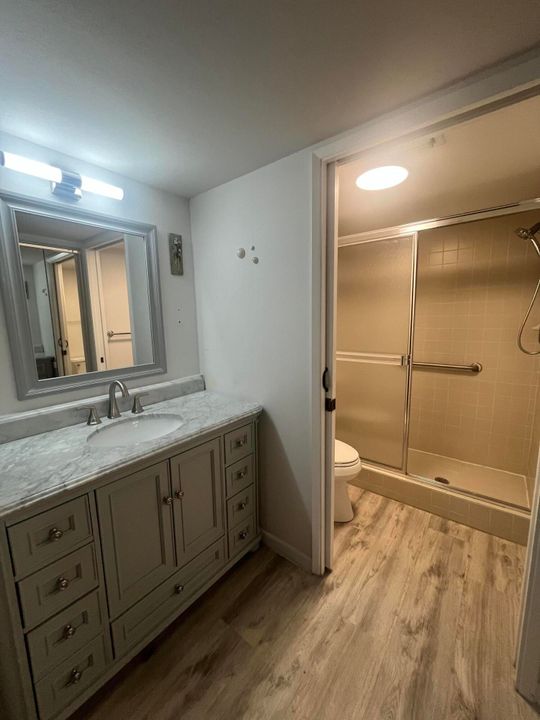 For Rent: $2,200 (2 beds, 2 baths, 1227 Square Feet)