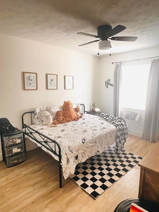 For Sale: $844,999 (4 beds, 2 baths, 2833 Square Feet)