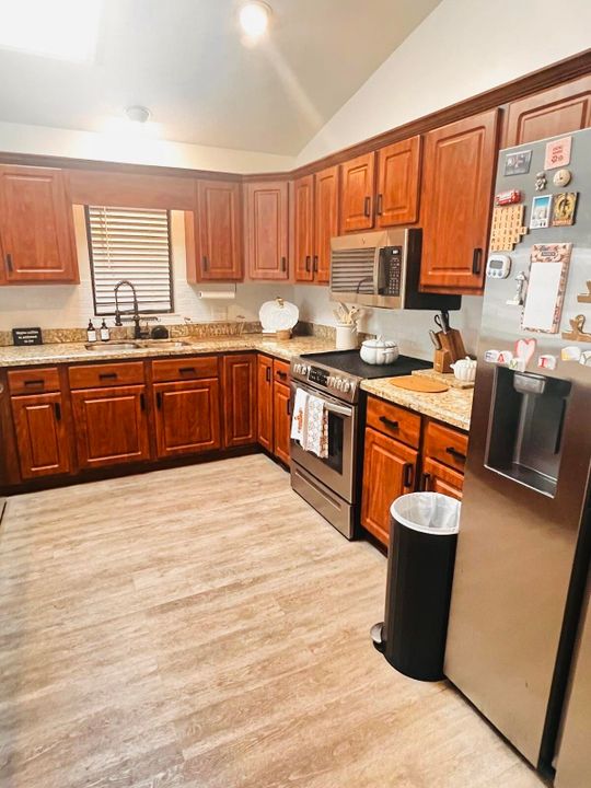 For Sale: $844,999 (4 beds, 2 baths, 2833 Square Feet)