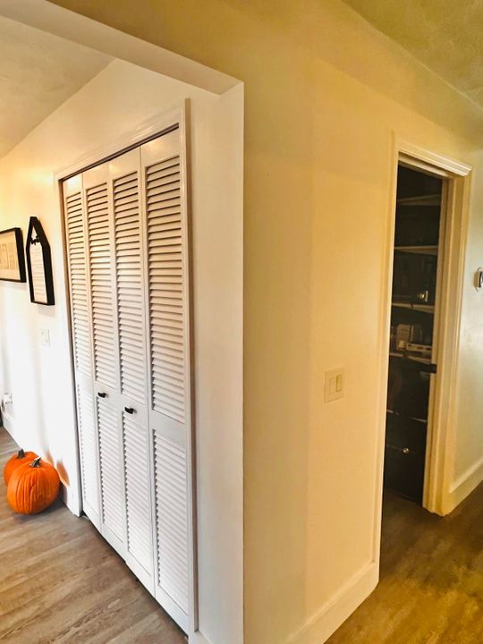 For Sale: $844,999 (4 beds, 2 baths, 2833 Square Feet)