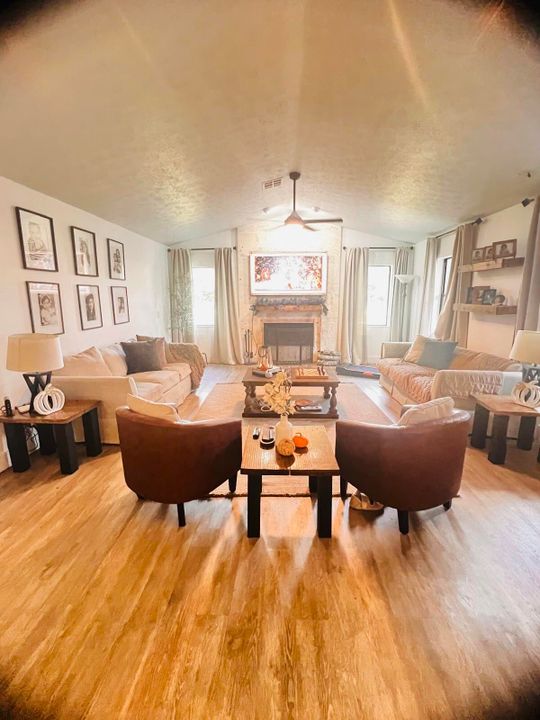 For Sale: $844,999 (4 beds, 2 baths, 2833 Square Feet)