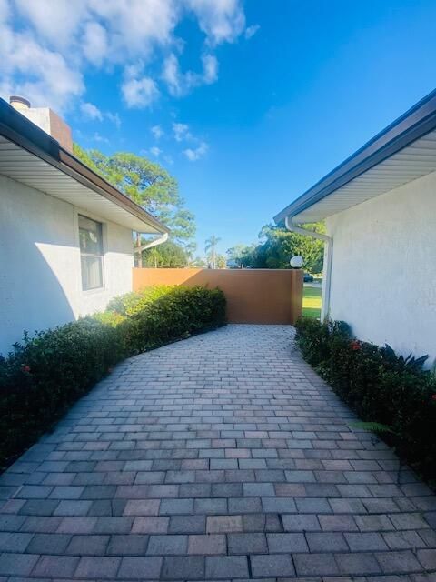 For Sale: $844,999 (4 beds, 2 baths, 2833 Square Feet)