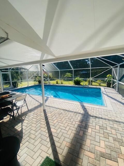 For Sale: $844,999 (4 beds, 2 baths, 2833 Square Feet)