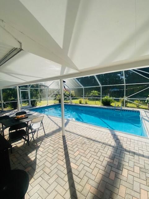 For Sale: $844,999 (4 beds, 2 baths, 2833 Square Feet)