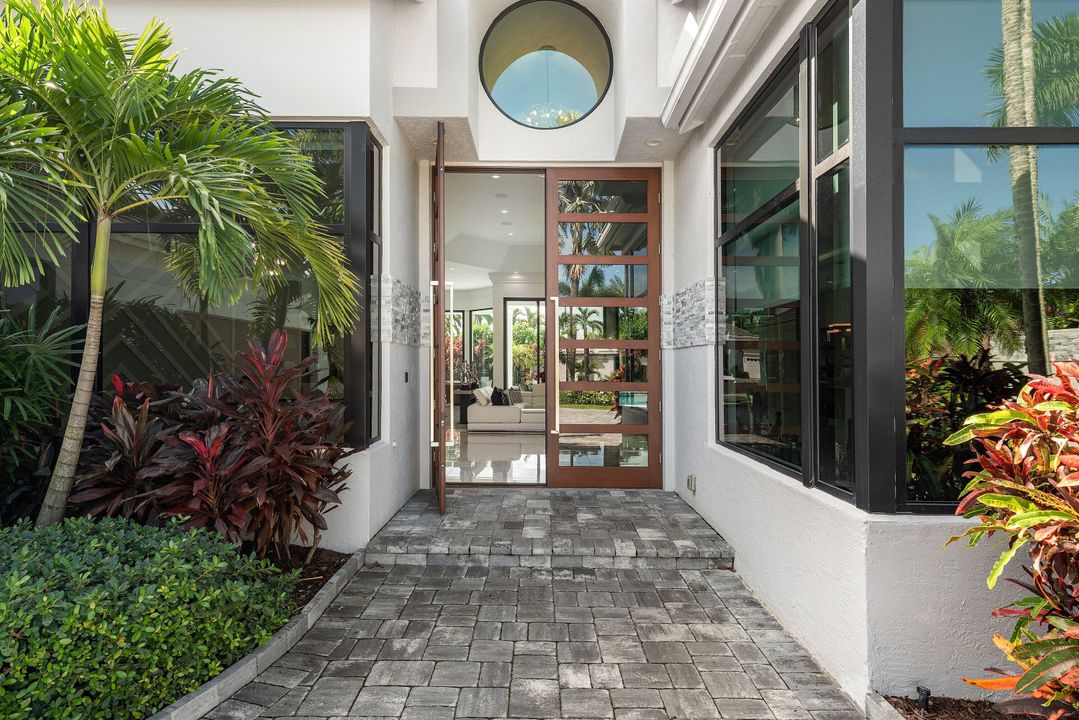 На продажу: $3,599,000 (5 спален, 4 ванн, 5064 Квадратных фут)