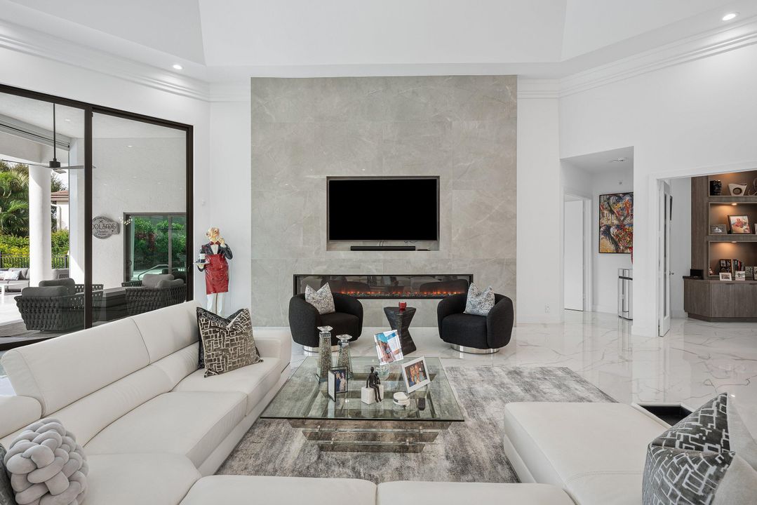 На продажу: $3,599,000 (5 спален, 4 ванн, 5064 Квадратных фут)