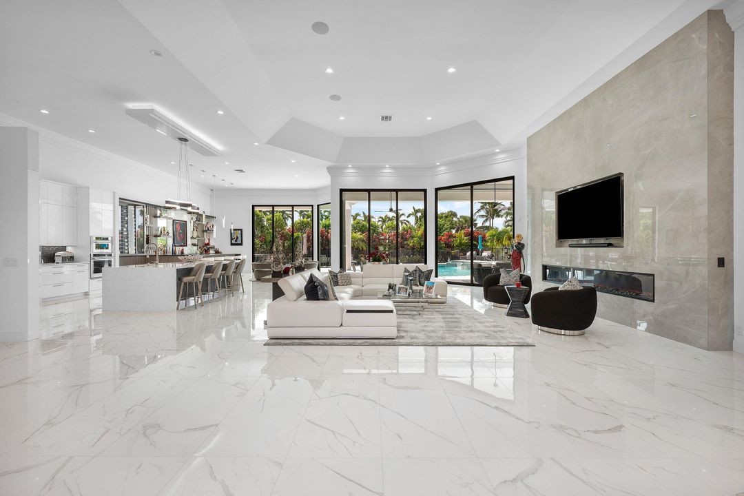 На продажу: $3,599,000 (5 спален, 4 ванн, 5064 Квадратных фут)