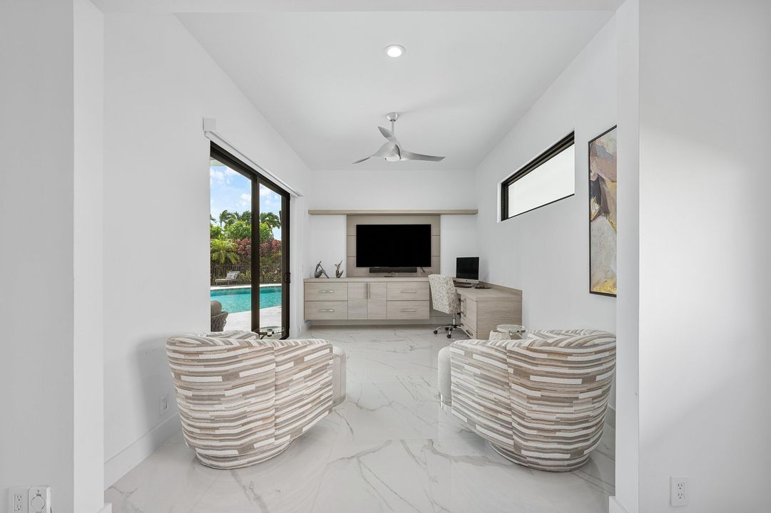 На продажу: $3,599,000 (5 спален, 4 ванн, 5064 Квадратных фут)