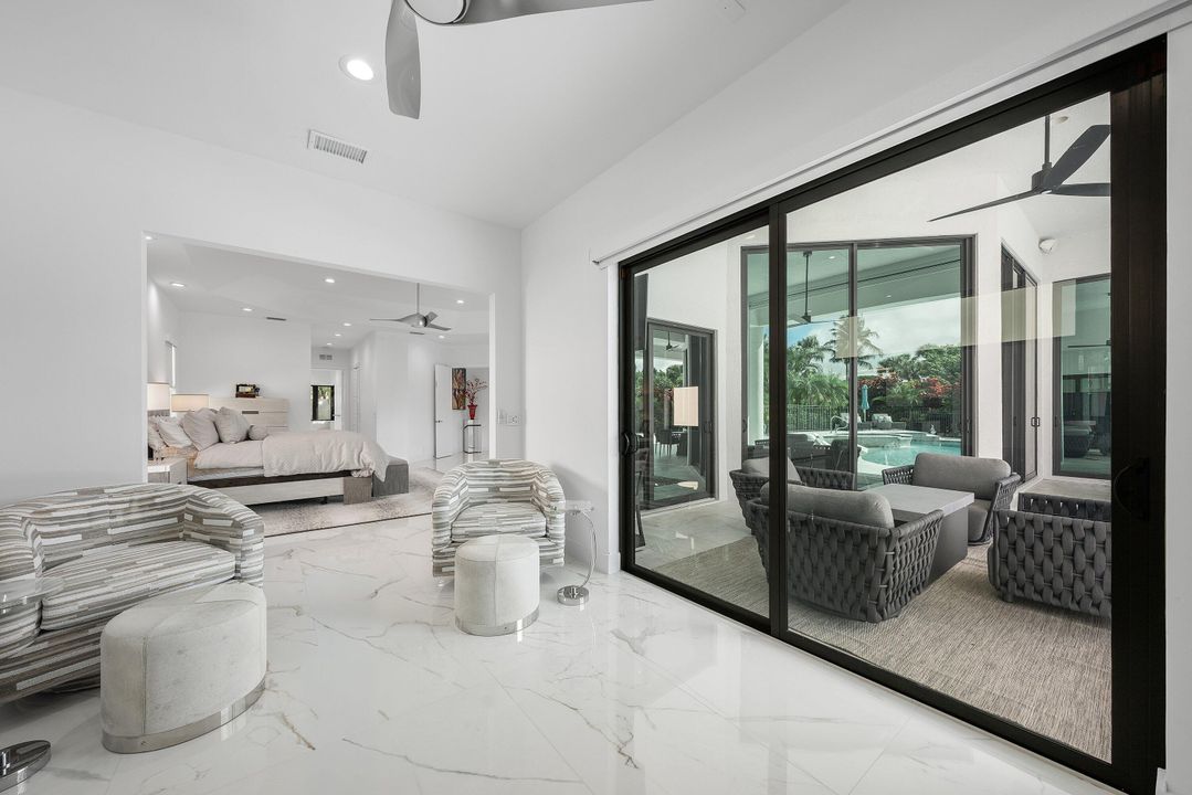 На продажу: $3,599,000 (5 спален, 4 ванн, 5064 Квадратных фут)