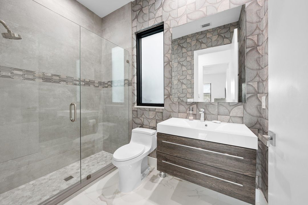 На продажу: $3,599,000 (5 спален, 4 ванн, 5064 Квадратных фут)