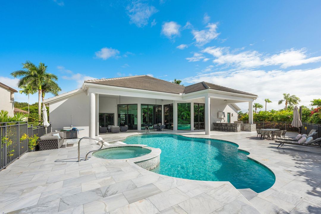 На продажу: $3,599,000 (5 спален, 4 ванн, 5064 Квадратных фут)