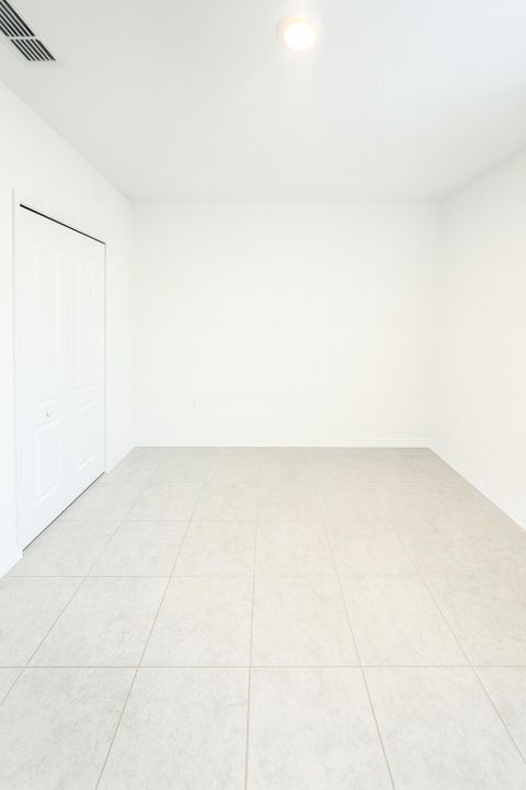 For Rent: $2,900 (4 beds, 2 baths, 2059 Square Feet)