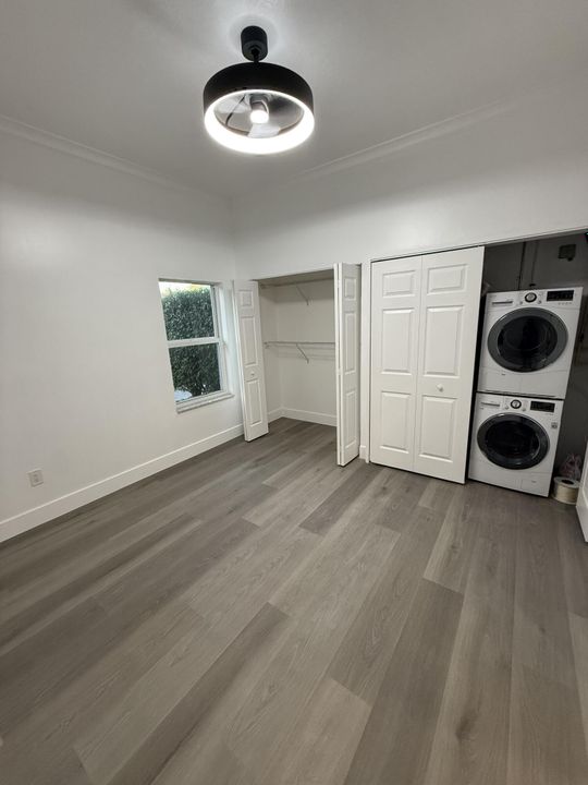 For Rent: $2,647 (2 beds, 1 baths, 940 Square Feet)