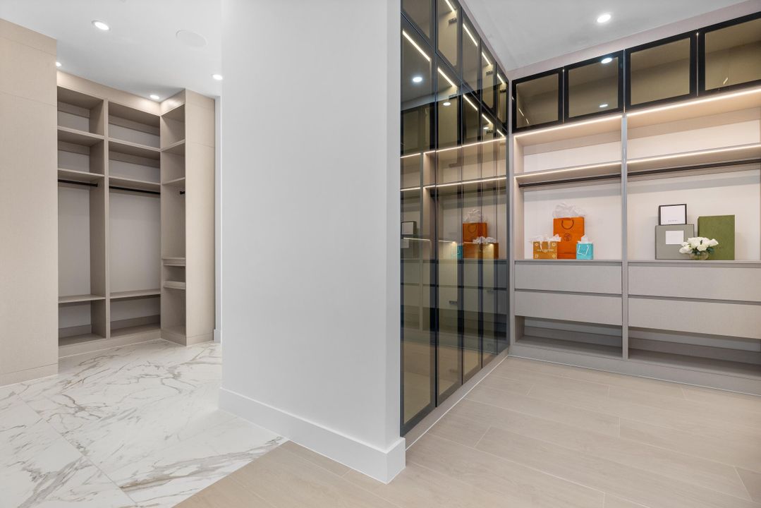 For Sale: $3,095,000 (5 beds, 6 baths, 5124 Square Feet)