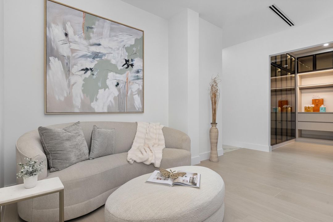 For Sale: $3,095,000 (5 beds, 6 baths, 5124 Square Feet)