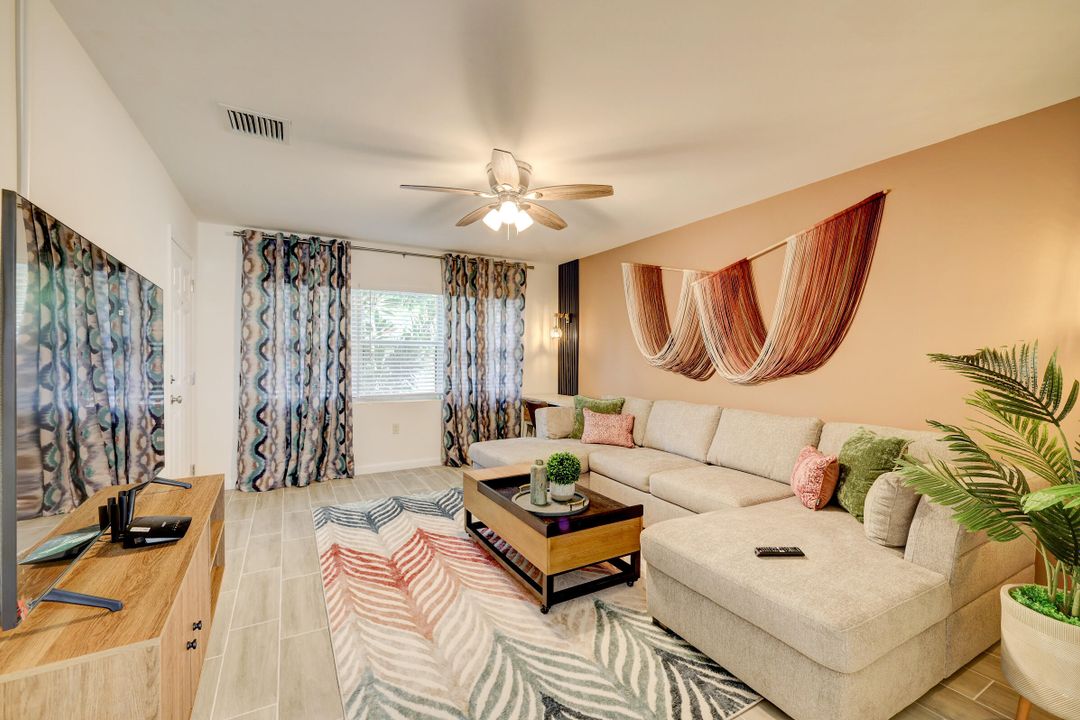 В аренду: $1,800 (2 спален, 1 ванн, 809 Квадратных фут)