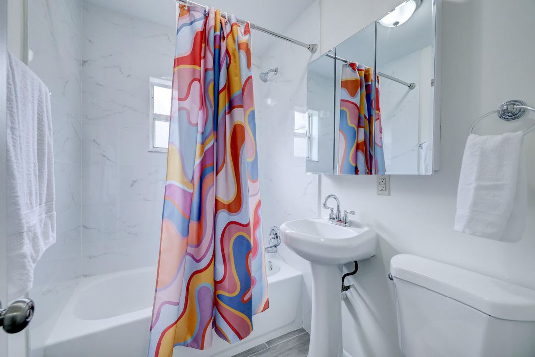 В аренду: $1,800 (2 спален, 1 ванн, 809 Квадратных фут)