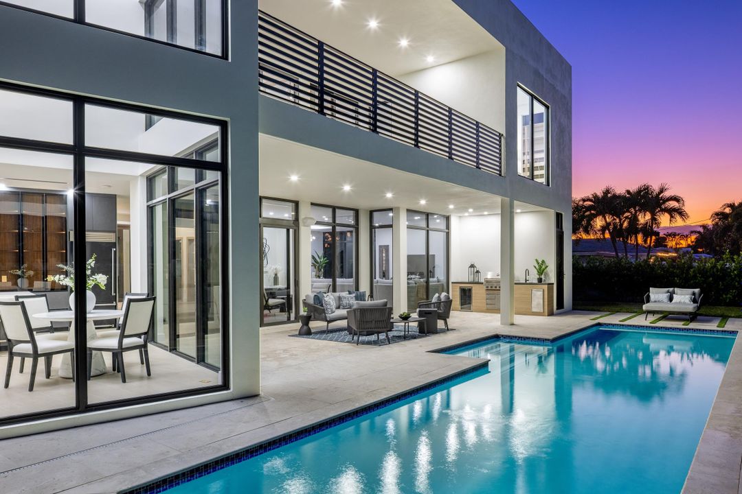 For Sale: $3,095,000 (5 beds, 6 baths, 5124 Square Feet)