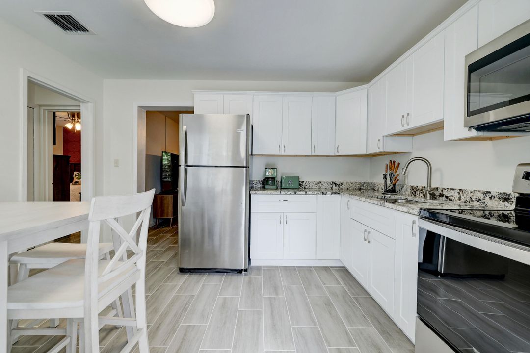 В аренду: $1,800 (2 спален, 1 ванн, 809 Квадратных фут)