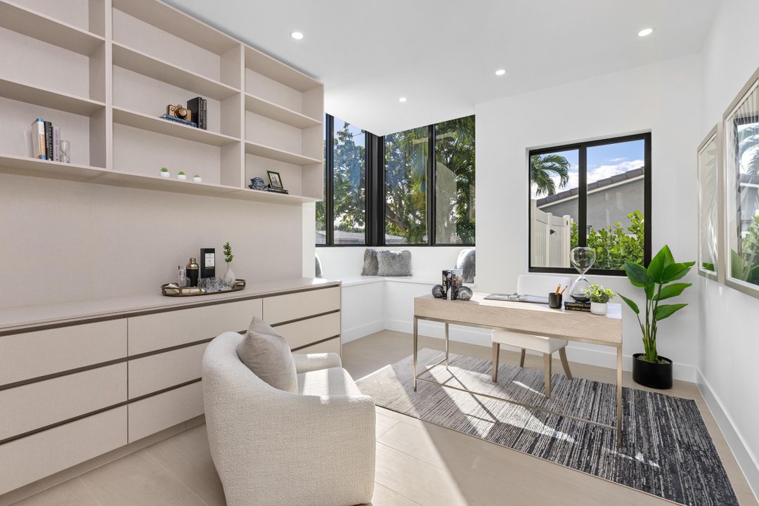 For Sale: $3,095,000 (5 beds, 6 baths, 5124 Square Feet)