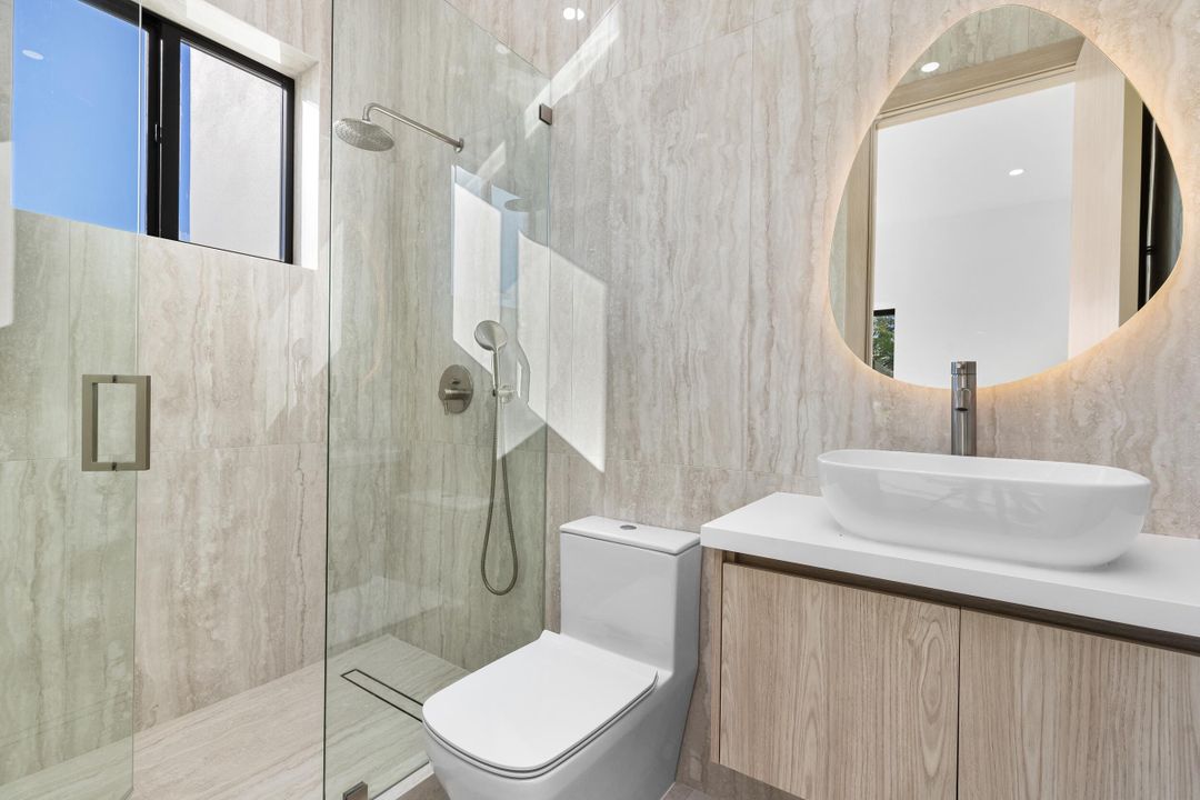 For Sale: $3,095,000 (5 beds, 6 baths, 5124 Square Feet)