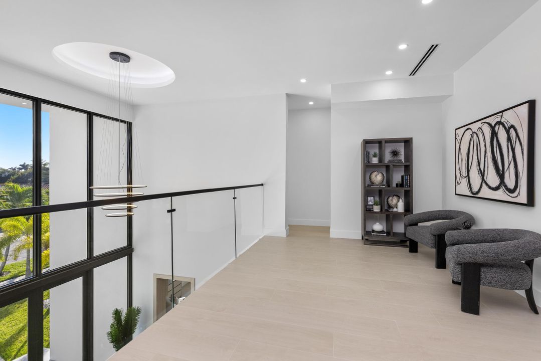 For Sale: $3,095,000 (5 beds, 6 baths, 5124 Square Feet)