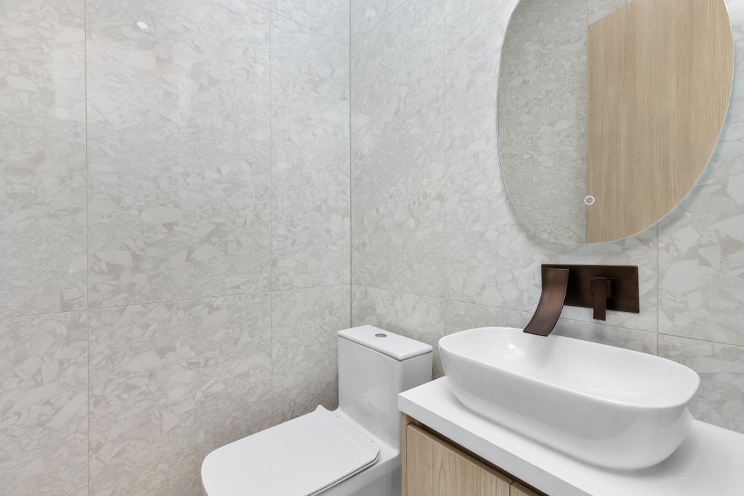 For Sale: $3,095,000 (5 beds, 6 baths, 5124 Square Feet)