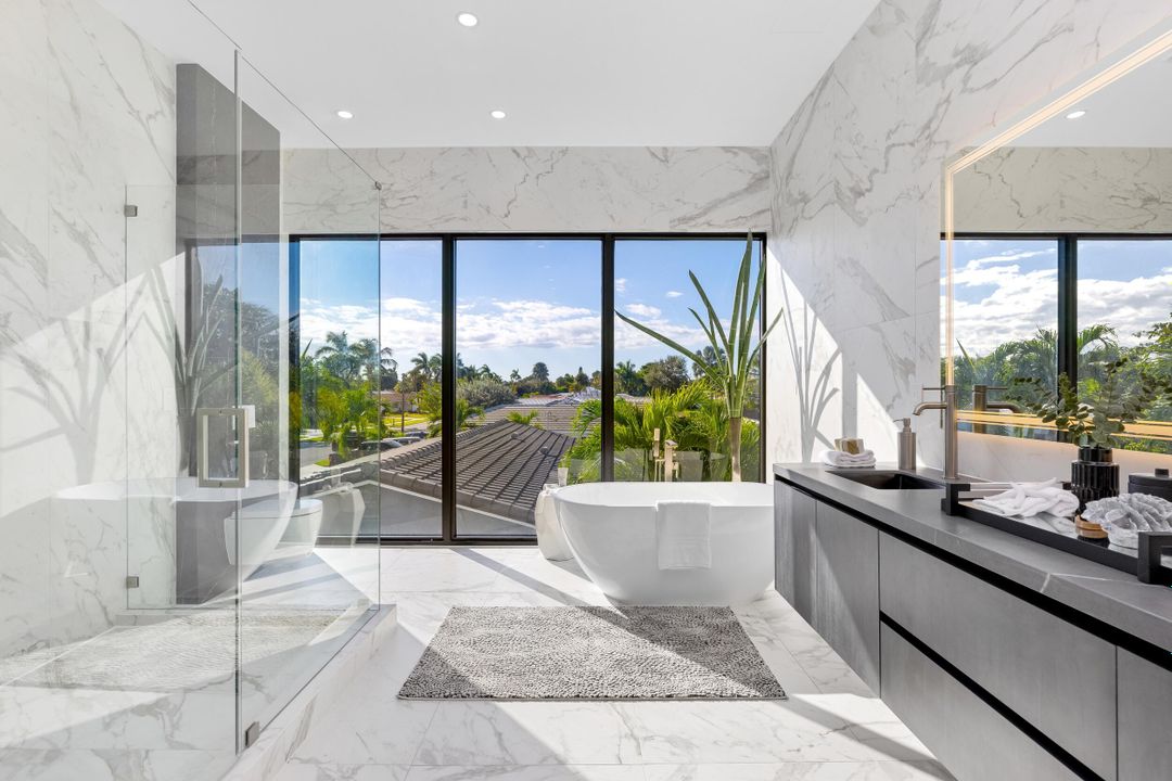 For Sale: $3,095,000 (5 beds, 6 baths, 5124 Square Feet)