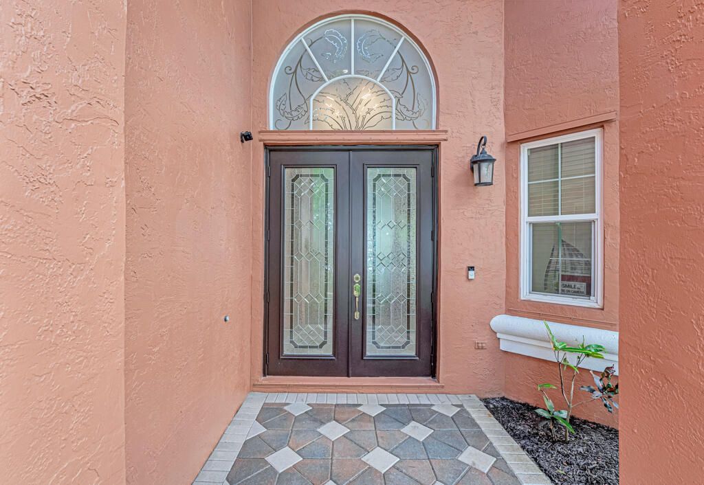 For Sale: $965,000 (5 beds, 5 baths, 3974 Square Feet)