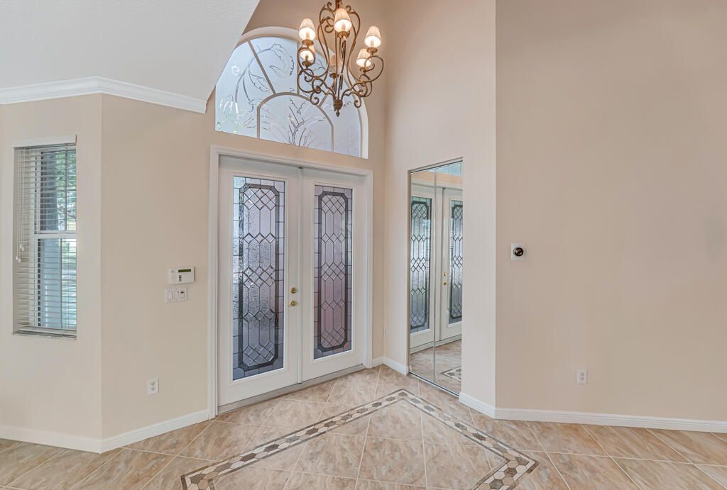 For Sale: $965,000 (5 beds, 5 baths, 3974 Square Feet)