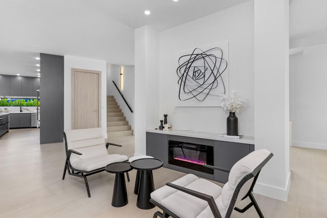 For Sale: $3,095,000 (5 beds, 6 baths, 5124 Square Feet)