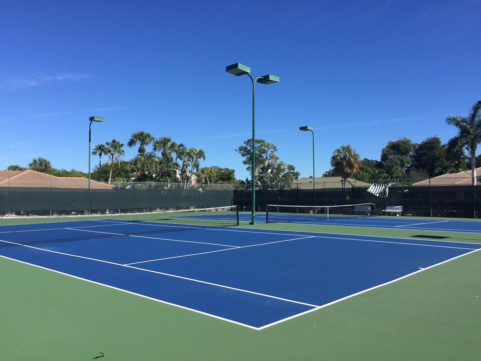 待售: $670,000 (2 贝兹, 2 浴室, 1993 平方英尺)