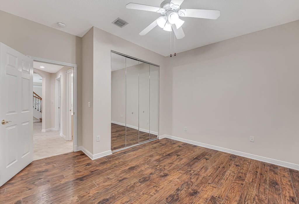 For Sale: $965,000 (5 beds, 5 baths, 3974 Square Feet)