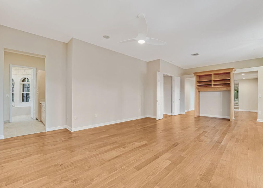 For Sale: $965,000 (5 beds, 5 baths, 3974 Square Feet)