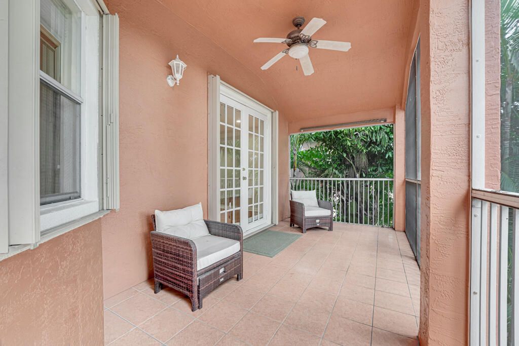 For Sale: $965,000 (5 beds, 5 baths, 3974 Square Feet)