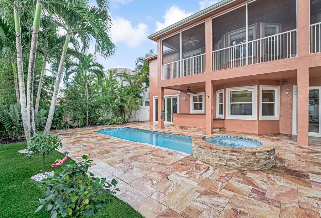 For Sale: $965,000 (5 beds, 5 baths, 3974 Square Feet)