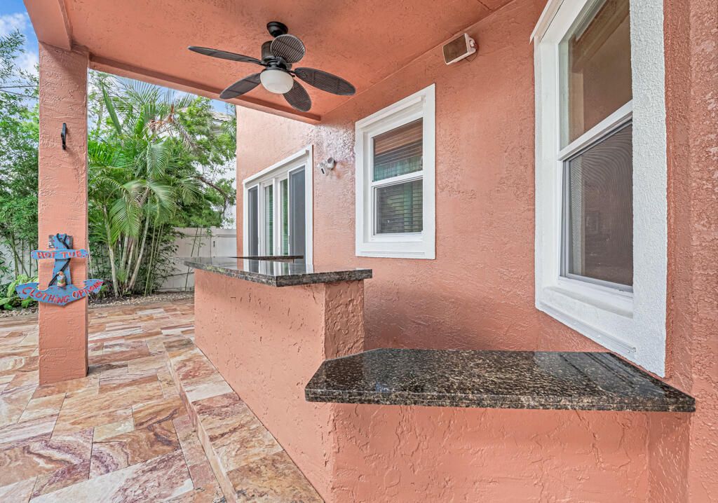 For Sale: $965,000 (5 beds, 5 baths, 3974 Square Feet)