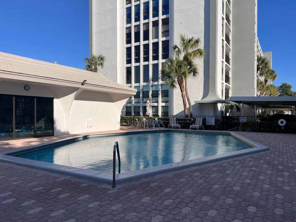 For Rent: $3,650 (2 beds, 2 baths, 1233 Square Feet)