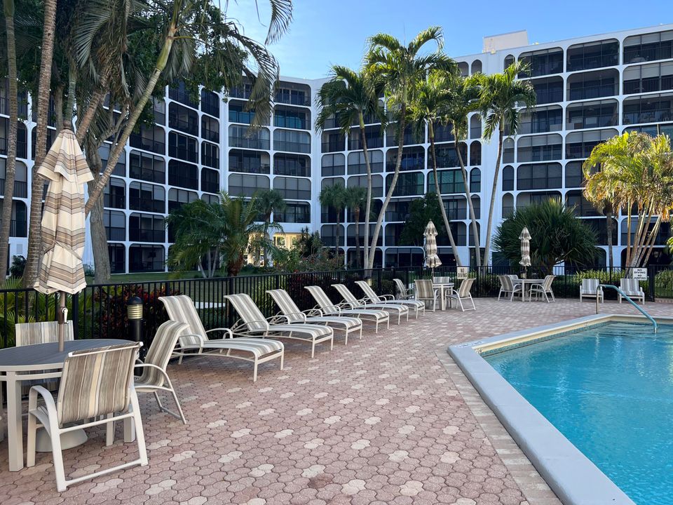 For Rent: $3,650 (2 beds, 2 baths, 1233 Square Feet)