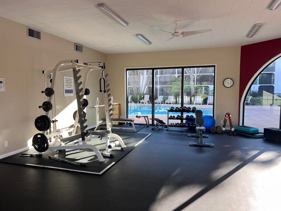 For Rent: $3,650 (2 beds, 2 baths, 1233 Square Feet)