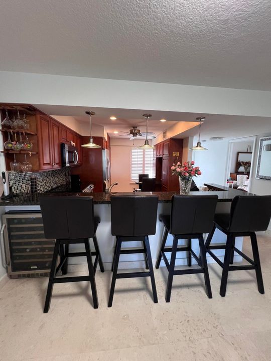 For Rent: $3,650 (2 beds, 2 baths, 1233 Square Feet)