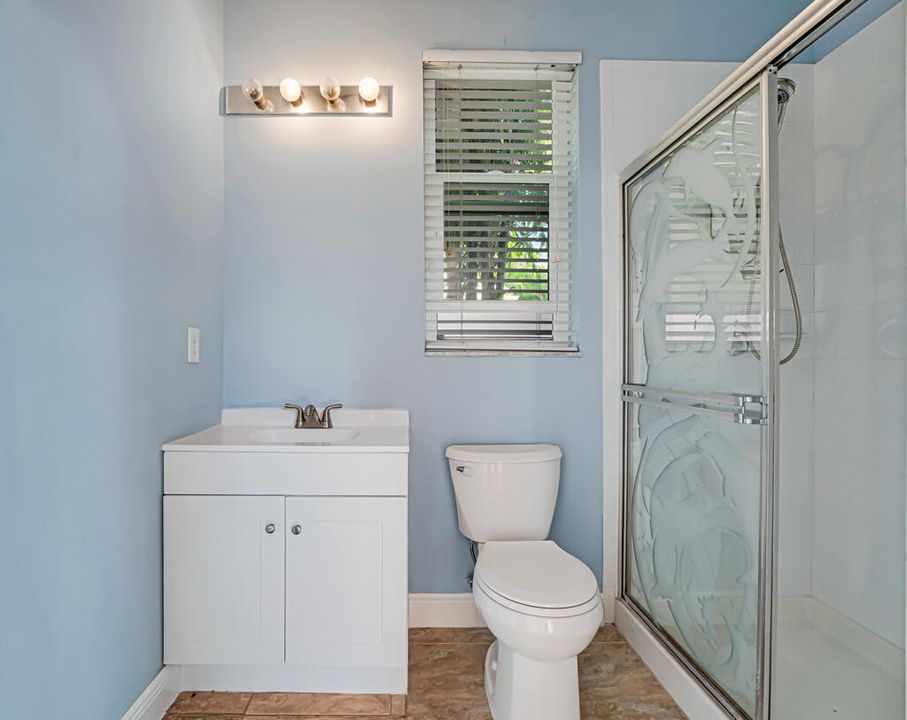 For Sale: $965,000 (5 beds, 5 baths, 3974 Square Feet)